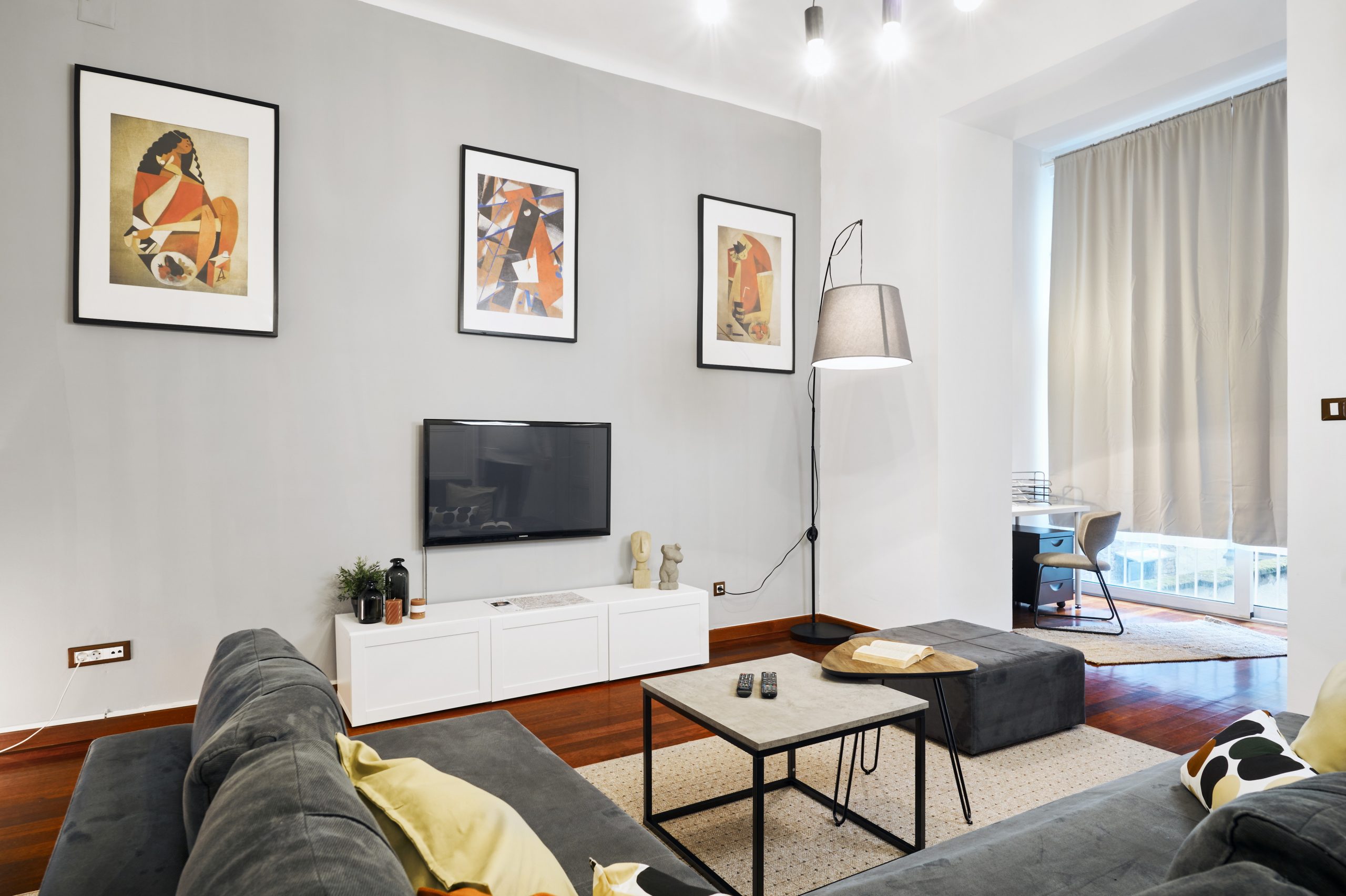 Downtown Grand 2BR Apartment - slika 1