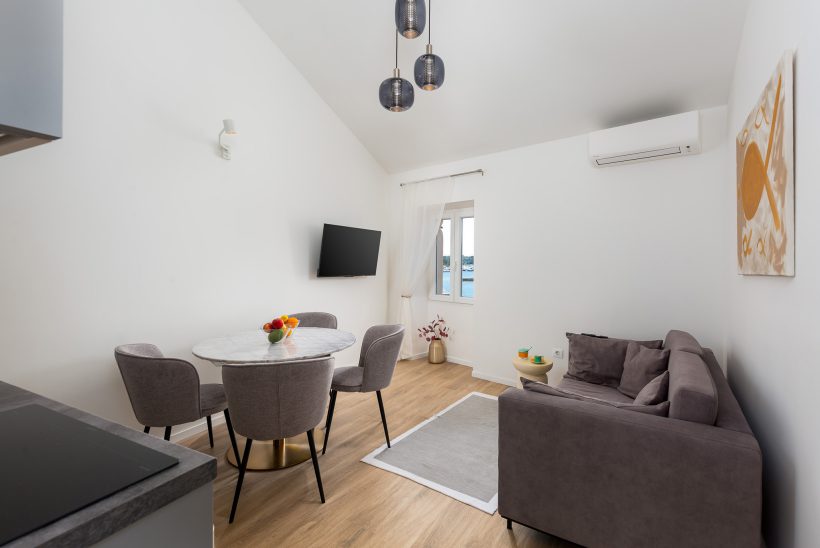 Mark's Seaview Residence