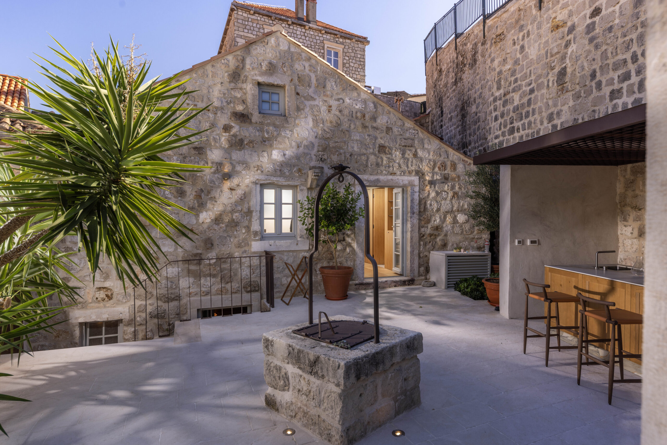 Nerolika Dubrovnik – Magnificent Terrace House - slika 1